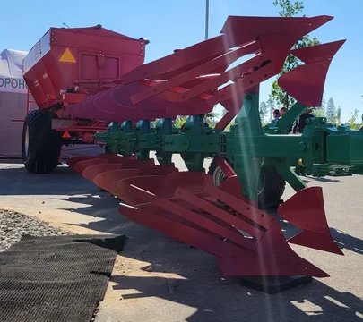 Плуг полунавесной оборотный ППО-5-35/50-01