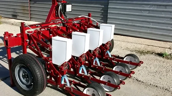 Сеялка овощная Клен 2,8 