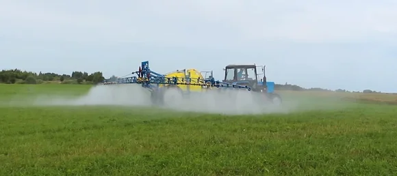 ОП-3000 опрыскиватель 24м. с компьютером и миксером