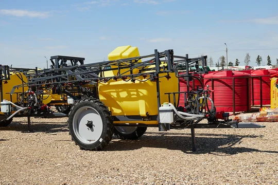 Прицепной опрыскиватель ОПШ-2500, 18 метров