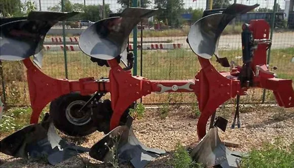 Tor 3H, плуг навесной