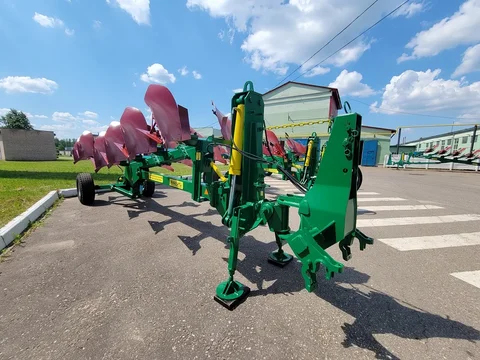 Плуг полунавесной оборотный ППО-4+1-40К