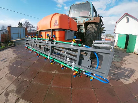 Class 400 опрыскиватель