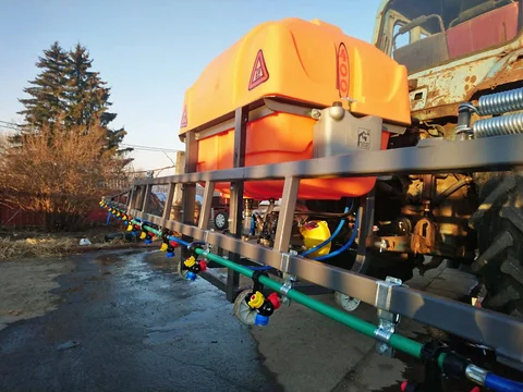 Навесной опрыскиватель CLASS