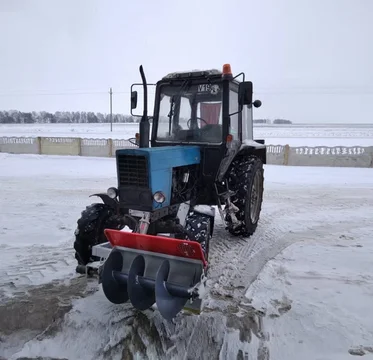 ПК-1 Подталкиватель кормов с навеской на МТЗ 82