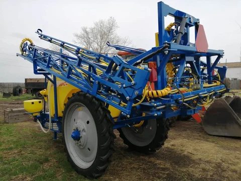 Прицепной опрыскиватель ОП-2500, штанга 24 м, компьютер, миксер. В обновленном дизайне!