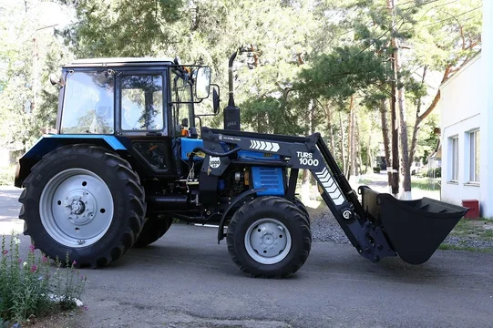 Фронтальный погрузчик TURS-1000